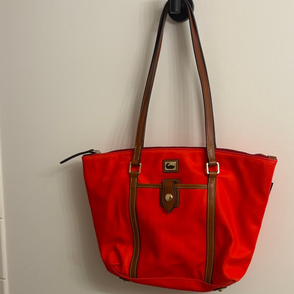 Dooney & Bourke Wayfarer Zip tote - Picture 2 of 6